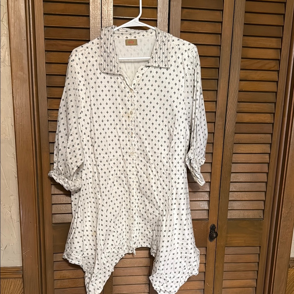 Women's White Patterned Top